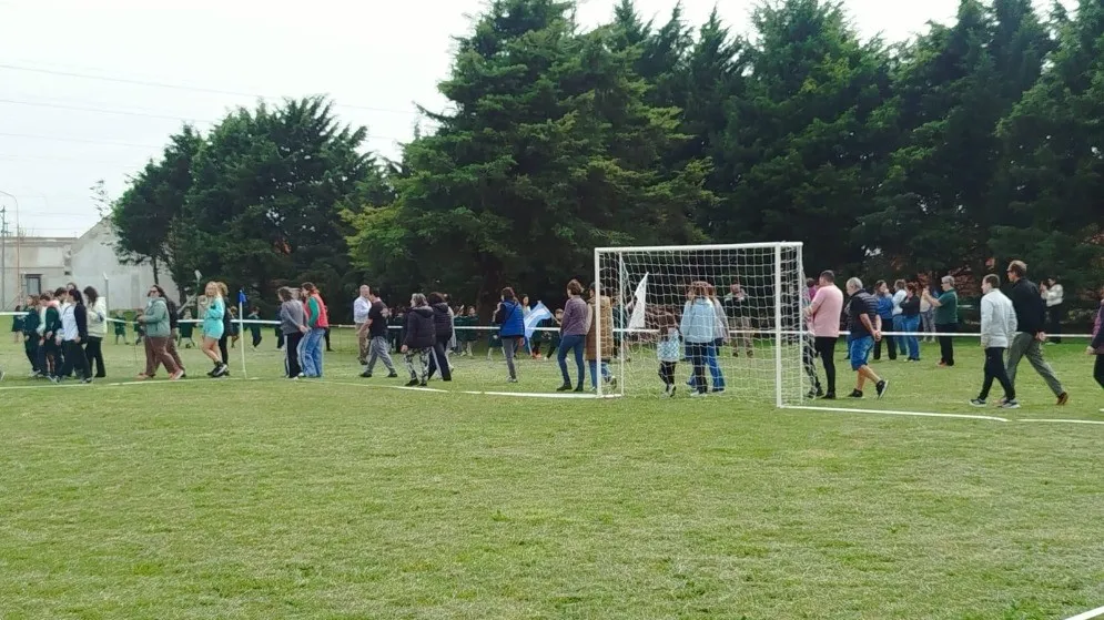El Colegio Campos Verdes inauguró su nuevo campo de deportes
